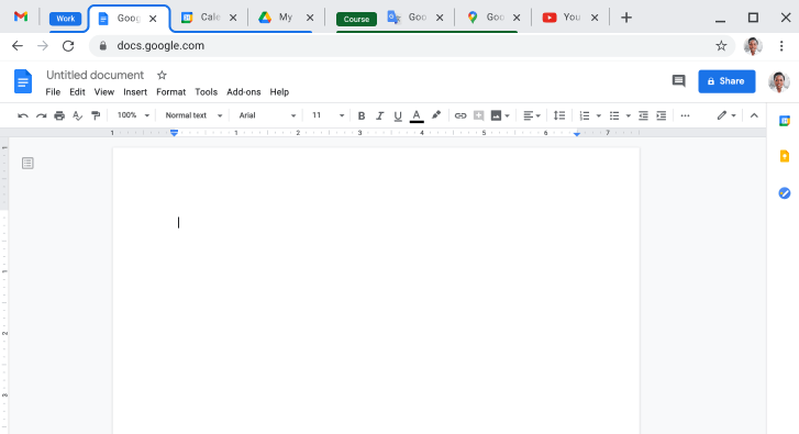 Finestra del navegador Chrome que mostra la combinació de diverses pestanyes en un grup de pestanyes.