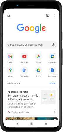 Telèfon Pixel 4 XL amb la barra de cerca de Google.com, les aplicacions preferides i els articles suggerits a la pantalla.